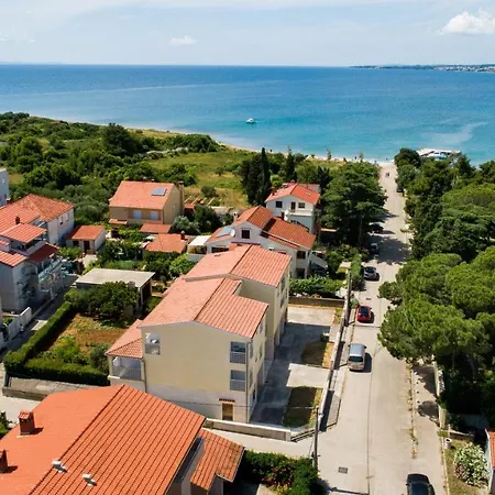 Holiday On The Puntamika & Borik Beach - Apartment Zadar