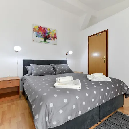 Apartment Holiday On The Puntamika & Borik Beach - Zadar