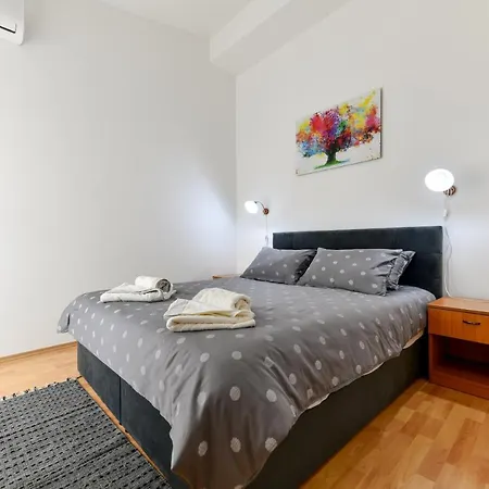 Apartment Holiday On The Puntamika & Borik Beach - *