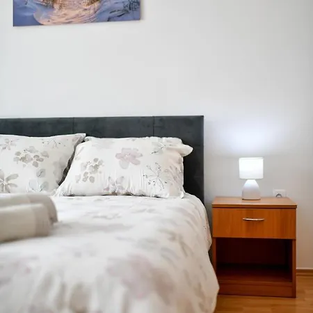 Apartment Holiday On The Puntamika & Borik Beach - Zadar