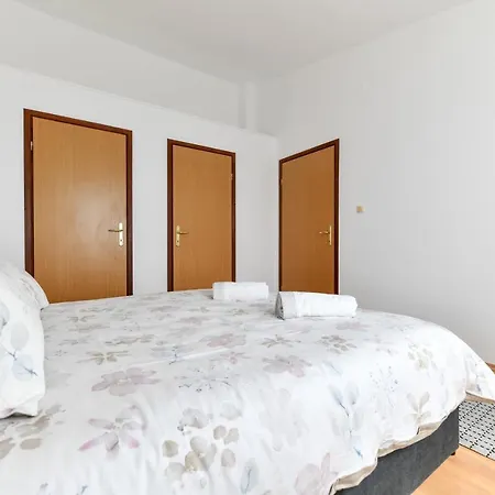 Holiday On The Puntamika & Borik Beach - Apartment *