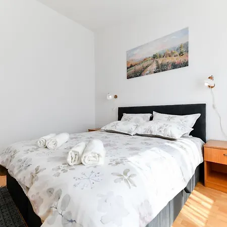 Apartment Holiday On The Puntamika & Borik Beach - Zadar