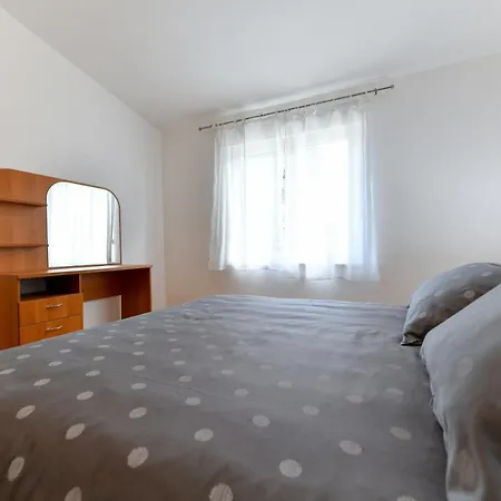 Apartment Holiday On The Puntamika & Borik Beach - *