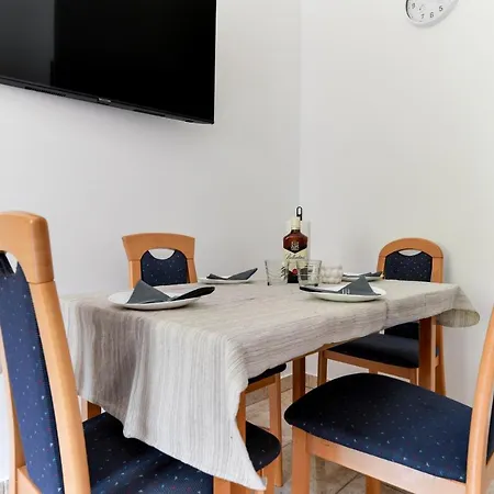 Apartment Holiday On The Puntamika & Borik Beach - Zadar