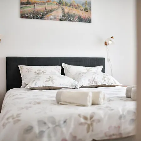 Apartment Holiday On The Puntamika & Borik Beach -