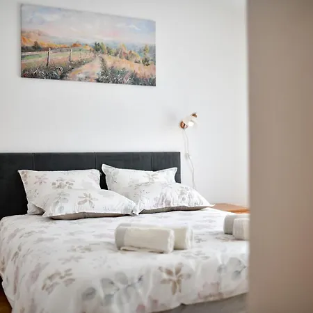 Apartment Holiday On The Puntamika & Borik Beach - *