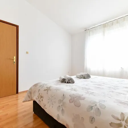 Apartment Holiday On The Puntamika & Borik Beach - Zadar