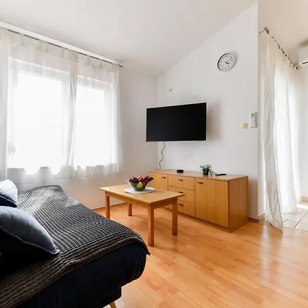 Holiday On The Puntamika & Borik Beach - Apartment