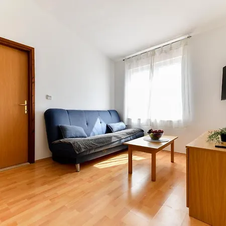 Apartment Holiday On The Puntamika & Borik Beach - *